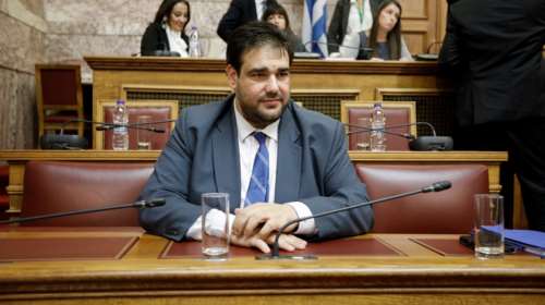 Θα βάλουμε οπτικές ίνες σε κάθε ελληνικό σχολείο, λέει ο Λιβάνιος