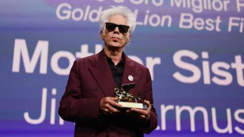 Φεστιβάλ Βενετίας: Στον Τζιμ Τζάρμους ο Χρυσός Λέοντας για την ταινία &quot;Father Mother Sister Brother&quot;