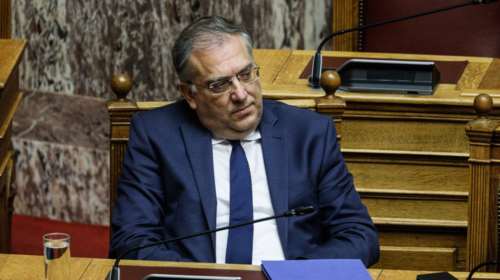 Θεοδωρικάκος: Με πανελλαδικές εξετάσεις η απονομή της ιθαγένειας σε αλλοδαπούς