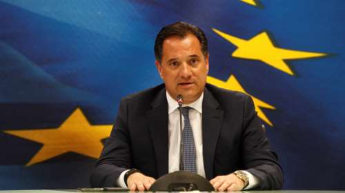 Οχι δεν εμφανίστηκαν δελφίνια στον Φλοίσβο- Την πάτησε ακόμα και ο Αδωνις