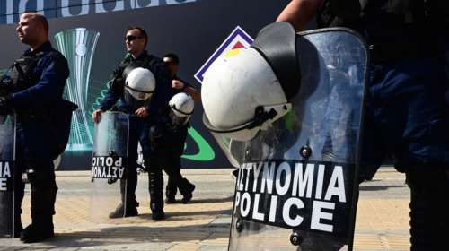 Conference League: Δύο προσαγωγές στη γέφυρα της Ριζούπολης - Πετούσαν πέτρες σε συρμούς του ΗΣΑΠ πριν τον τελικό