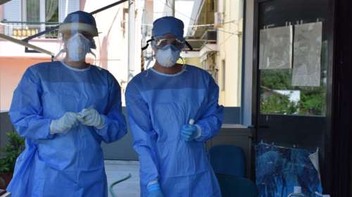 Κορονοϊός: Ανεβαίνουν επικίνδυνα τα κρούσματα - 57 νέα στη χώρα σε 24 ώρες