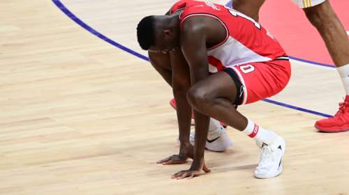 Σοκ στον Ολυμπιακό: Τέλος η σεζόν για τον Φαλ - Υπέστη κάταγμα κόπωσης