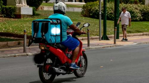 Καύσωνας Κλέων: Χωρίς delivery 12:00-17:00 - &quot;Θα ξεβολευτούμε λίγο αλλά όλοι συμφωνούμε&quot; λέει ο Γεωργιάδης