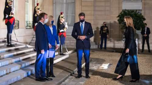 Μπριζίτ Μακρόν - Μαρέβα Μητσοτάκη: Η συνάντηση στο Παρίσι με μπλε ρουά και total black