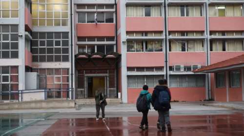 Βόλος: Μαθητής δημοτικού σε έξαλλη κατάσταση απειλούσε να αυτοκτονήσει - Αδιαφόρησε ο πατέρας του