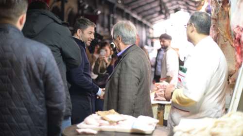 Ο Νίκος Ανδρουλάκης στη Βαρβάκειο: Φέτος οι πολίτες θα πληρώσουν το πιο ακριβό πασχαλινό τραπέζι