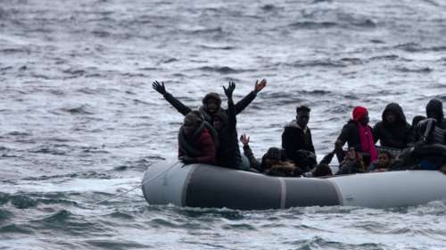 Μηταράκης : Με τροπολογία φεύγουν άμεσα από τα νησιά 2.000 πρόσφυγες