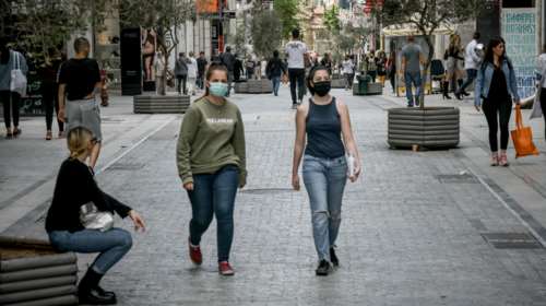 &quot;Καμπανάκι&quot; από Τσιόδρα: Δεν έχουμε τελειώσει με τον κορονοϊό - Ίσως μείνει και μετά το εμβόλιο