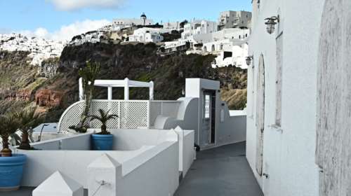 Σαντορίνη: Προειδοποίηση Τσελέντη - &quot;Το πιο πιθανό ένας σεισμός έξι ρίχτερ, σίγουρα θα υπάρξουν σημαντικές κατολισθήσεις&quot;