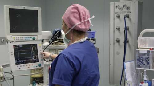 Ανησυχία για τα νέα δεδομένα: Υγιής και χωρίς υποκείμενο νόσημα ο 64χρονος που πέθανε στην Πάτρα