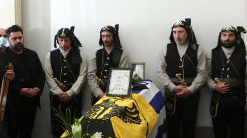 Μιχάλης Χαραλαμπίδης: Με ποντιακή λύρα και τιμητικό άγημα η κηδεία του ιστορικού στελέχους του ΠΑΣΟΚ- Ποιοι έδωσαν το παρών