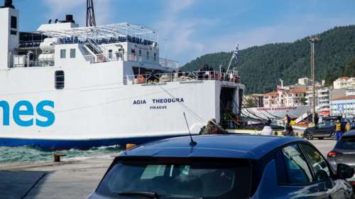 Αδειάζει η Αθήνα από τους εκδρομείς του Πάσχα: Πάνω από 100.000 οχήματα έφυγαν σε 48 ώρες - Αυξημένη η κίνηση στα λιμάνια