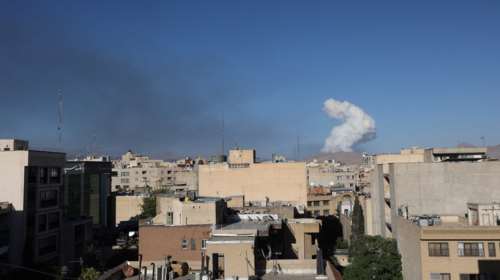 ΥΠΕΞ: Εκκένωση 16 Ελλήνων πολιτών από το Ιράν υπό εξαιρετικά αντίξοες συνθήκες