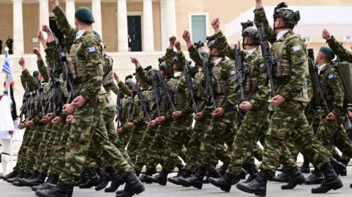 "Αντισυνταγματικό το νομοσχέδιο για τις Ένοπλες Δυνάμεις": Κόντρα Δένδια - στρατιωτικών