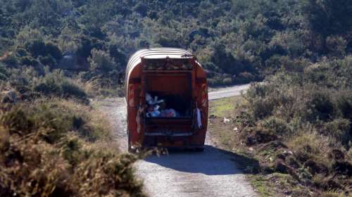 Ηράκλειο: Επιτέθηκαν με ξύλα σε εργαζόμενους της καθαριότητας - Μία σύλληψη και τρεις προσαγωγές