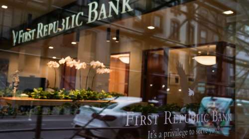 Τρίτος τραπεζικός &quot;συναγερμός&quot; στις ΗΠΑ: Αναστέλλεται προσωρινά η διαπραγμάτευση για την First Republic Bank