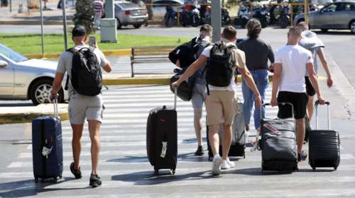 ΔΝΤ: Ο κορονοϊός &quot;σκότωσε&quot; τον ελληνικό τουρισμό - Ύφεση 9,2% το 2020