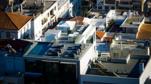 Συνεχίζεται το αλαλούμ με τις μεταβιβάσεις κατοικιών