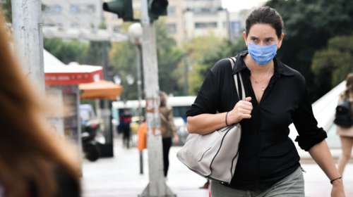 Έρευνα: Οι γυναίκες που εργάζονται κινδυνεύουν λιγότερο από Αλτσχάϊμερ μετά τα 60