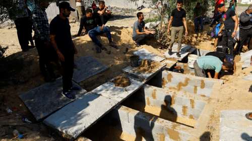 Πόλεμος στο Ισραήλ: Οι βομβαρδισμοί της Γάζας έχουν στοιχίσει τη ζωή σε 50 ομήρους, λέει η Χαμάς