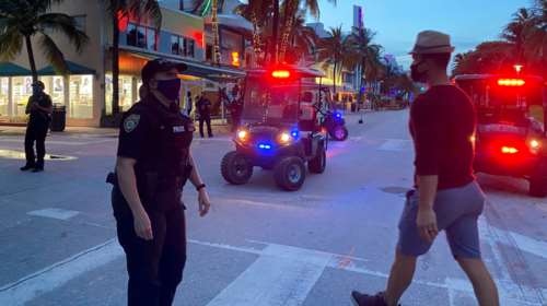 Συναγερμός στις ΗΠΑ: Ένοπλοι άνοιξαν πυρ εναντίον πλήθους - Τουλάχιστον 12 τραυματίες