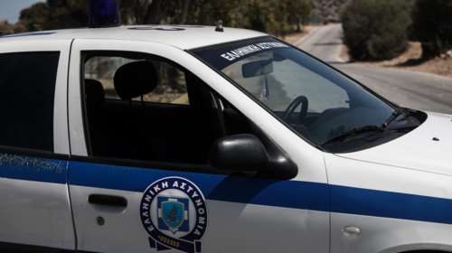 Τρίκαλα: Ηλικιωμένη πέταξε 10.000 € από το μπαλκόνι της - Πώς έπεσε θύμα απάτης