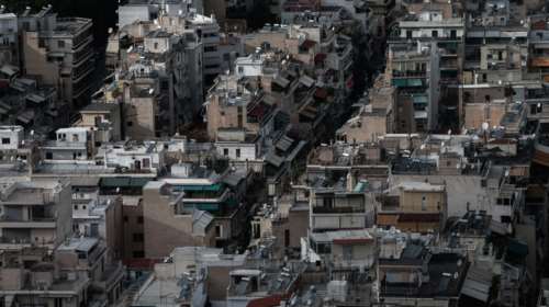 Σε αυτούς τους 12 Δήμους μειώνονται οι αντικειμενικές αξίες των ακινήτων- Και η Γλυφάδα σε αυτές