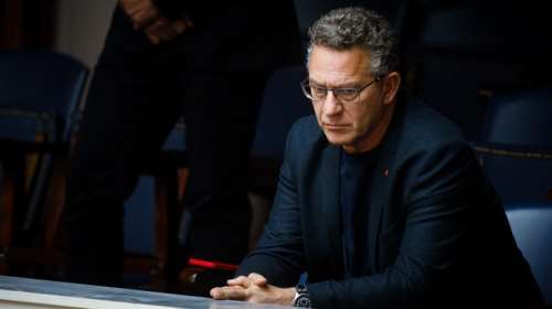 Αρβανίτης: Η Ακρίτα είναι εκλεγμένη βουλευτής, ο Καρανίκας είναι πολίτης