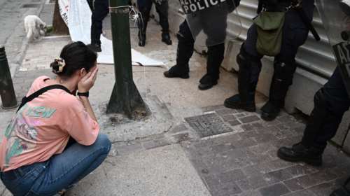 Ένταση στα Εξάρχεια: Κόβουν δέντρα για το μετρό - Αντιδράσεις κατοίκων και Χάρη Δούκα - Φωνές και κλάματα [εικόνες - βίντεο]