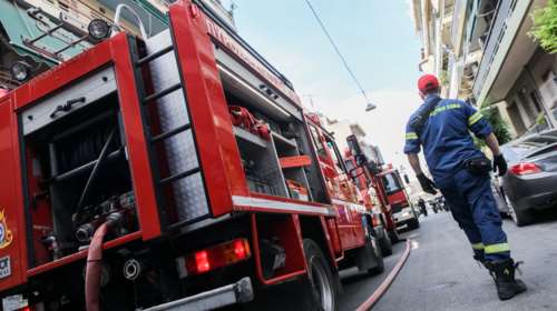 Θεσσαλονίκη: Στις φλόγες μονοκατοικία κοντά στην Επανομή – Κινδύνεψε οικογένεια με τρία παιδιά