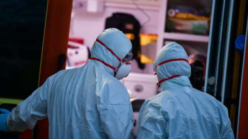 Μύκονος: 42χρονη αγιογράφος το δεύτερο κρούσμα κορονοϊού - Τι έγραψε στο Facebook