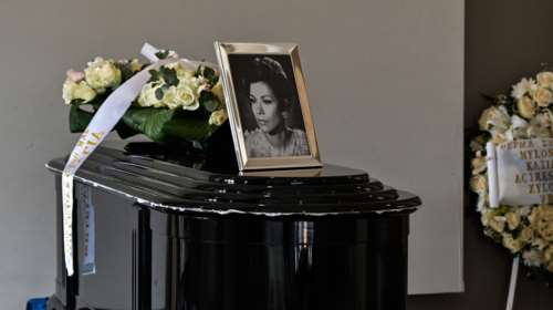 Μέλπω Ζαρόκωστα: Συγκίνηση στο "αντίο" στην τελευταία αριστοκράτισσα του ελληνικού κινηματογράφου [εικόνες]