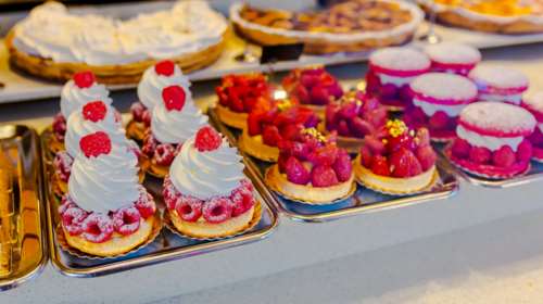 Εορτολόγιο: Ποιοι γιορτάζουν σήμερα, Παρασκευή 1 Μαρτίου