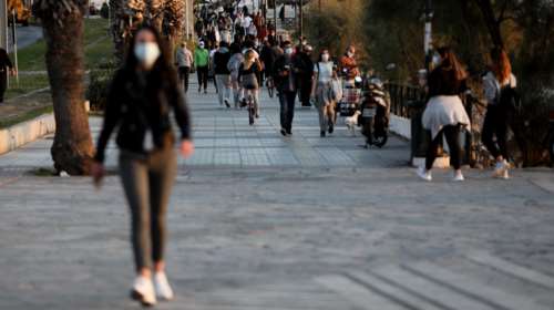 Κορονοϊός: &quot;Κόλαση&quot; η Θεσσαλονίκη με 595 νέα κρούσματα και η Αττική με 513 - Τριψήφια νούμερα σε Σέρρες και Λάρισα