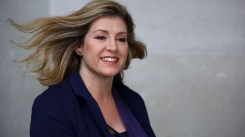 Μάχη για την πρωθυπουργία στη Βρετανία: Η Πένι Μόρντοντ δεν παραιτείται - Υποστηρίζει ότι έχει τη στήριξη 90 βουλευτών