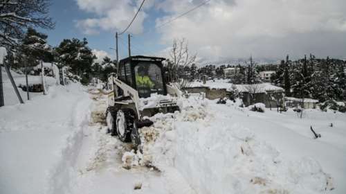 Κλειστά σχολεία, απαγόρευση κυκλοφορίας και αλυσίδες – Ολα τα μέτρα για την κακοκαιρία