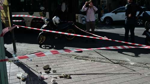 Άγιοι Ανάργυροι: &quot;Είμαι χάλια... Να ξυπνήσει, να μιλήσει θέλω&quot;- Συγκλονίζει η μητέρα της 14χρονης που τραυματίστηκε από σοβάδες