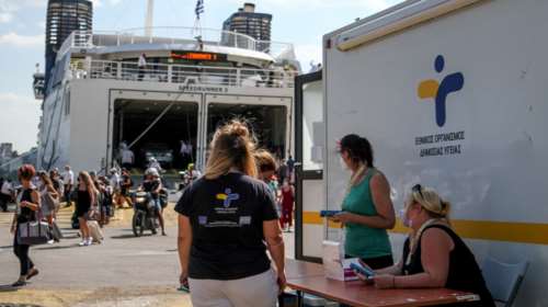 Τι ισχύει τελικά για χερσαίες μετακινήσεις και ταξίδια στα νησιά - Γιατί δεν έγινε υποχρεωτικό το rapid test στην επιστροφή