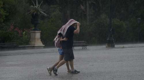 Καιρός: Βροχές και καταιγίδες σε μεγάλο μέρος της χώρας - Μήνυμα από το 112