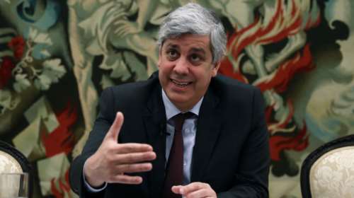 Eurogroup: &quot;Θρίλερ&quot; με αλλεπάλληλες διακοπές στην τηλεδιάσκεψη - Τα δύο μπλοκ και οι κρίσιμες συζητήσεις