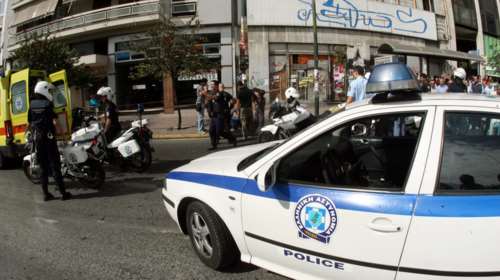 Παλιός γνώριμος ο χούλιγκαν με τα γκαζάκια στο Περιστέρι - Είχε επιτεθεί σε... λάθος πολυκατοικία