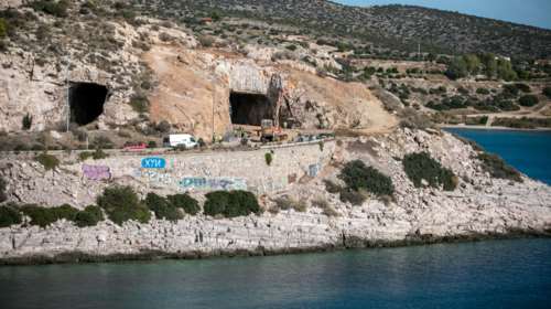 &quot;Τρύπες του Καραμανλή&quot;: Κλείνει για τέσσερις μήνες ο δρόμος λόγω έργων