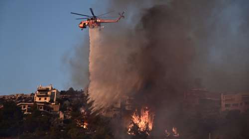 Σε ξενοδοχεία θα φιλοξενηθούν οι πυρόπληκτοι - Τα τηλέφωνα επικοινωνίας και τα στοιχεία που θα ζητηθούν