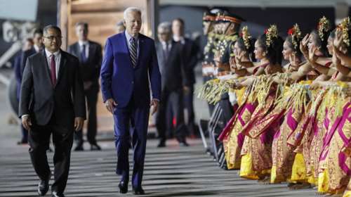 Τζο Μπάιντεν: Έφτασε στην Ινδονησία ο πρόεδρος των ΗΠΑ για τη διάσκεψη της G20 [εικόνες]