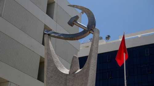 ΚΚΕ για πρόταση μομφής: Τη στηρίζουμε αλλά δεν αναγνωρίζουμε στο ΠΑΣΟΚ πραγματικό αντιπολιτευτικό ρόλο