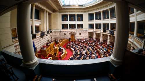 Η Βουλή στηρίζει 68 παιδιά πεσόντων στελεχών των Ενόπλων Δυνάμεων και των Σωμάτων Ασφαλείας με 593.500 ευρώ