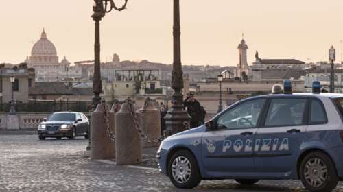 Ρώμη: 17χρονη βρέθηκε νεκρή σε καρότσι λαϊκής, συνέλαβαν τον φίλο της- Η μαρτυρία αυτόπτη μάρτυρα