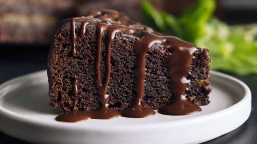 Πεντανόστιμο σοκολατένιο κέικ διαίτης με ελάχιστες θερμίδες, έτοιμο σε 20 λεπτά