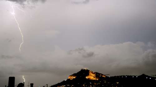 Εντυπωσιακές εικόνες από το timelapse βίντεο με τις καταιγίδες που "χτύπησαν" την Αθήνα